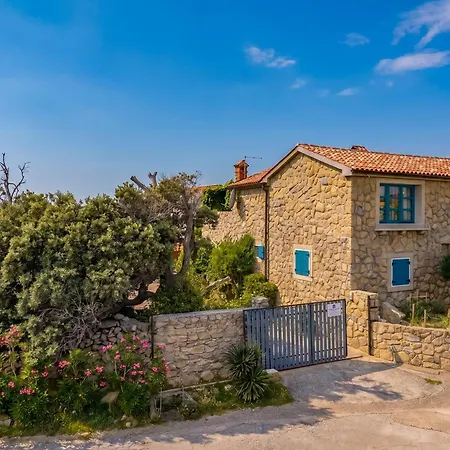 Vakantiehuis Hidden Hill With Sauna & Jacuzzi *