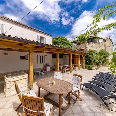 Hidden Hill With Sauna & Jacuzzi Vakantiehuis Lopar