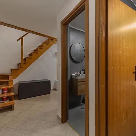 Hidden Hill With Sauna & Jacuzzi *
