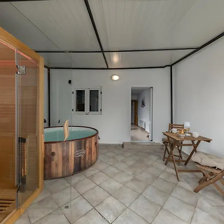 Vakantiehuis Hidden Hill With Sauna & Jacuzzi Lopar