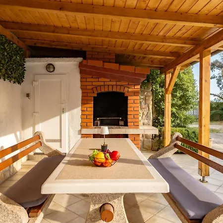 Hidden Hill With Sauna & Jacuzzi *