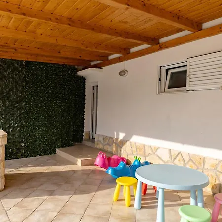 Hidden Hill With Sauna & Jacuzzi Vakantiehuis *