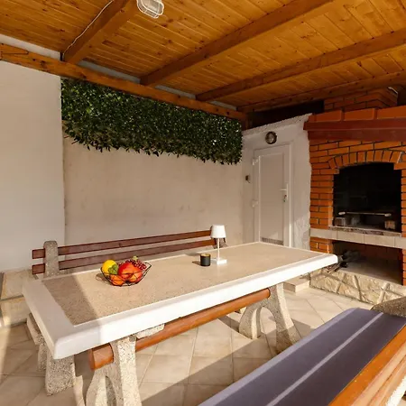 Hidden Hill With Sauna & Jacuzzi Lopar